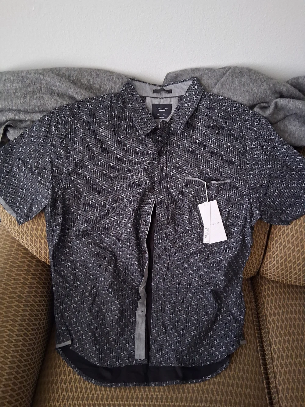 Express Men’s Black Short-Sleeve Button-up w/Tiny Geometric Print L - Picture 1 of 3